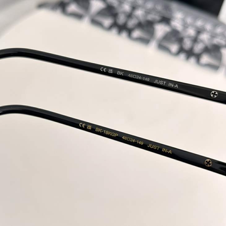 Picture of Chrome Hearts Sunglasses _SKUfw74808867fw
